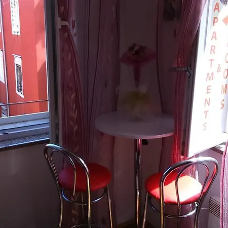 Old Town Paradise Apartman *